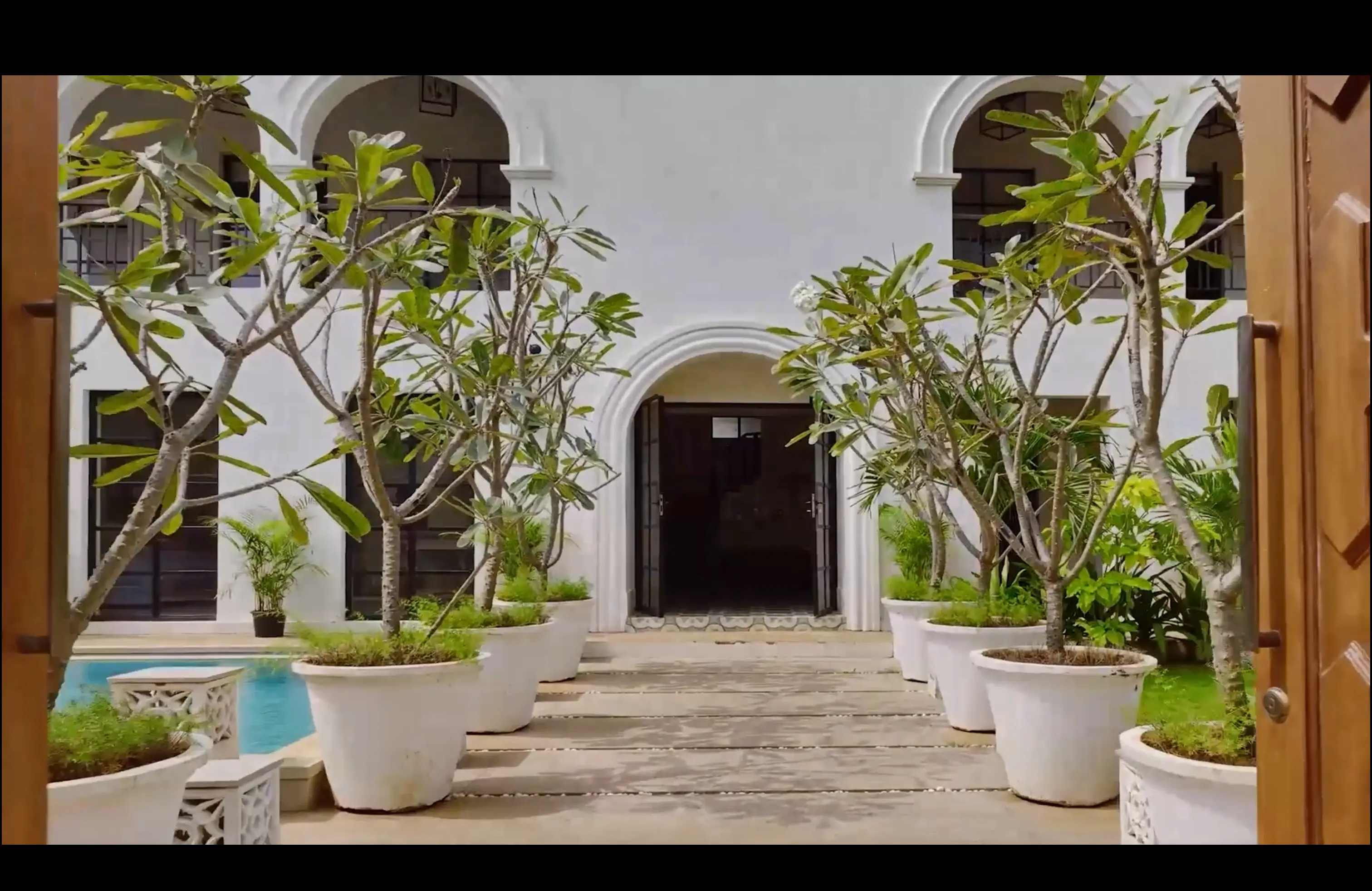 RIO Luxury Homes - Loading Thumbnail